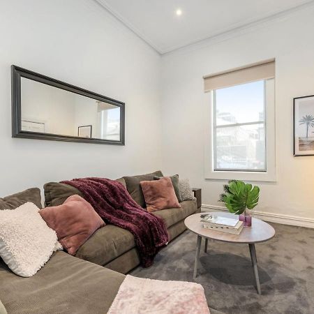 Walk To The Mcg & Aami Park - Free Late Checkout - Great Location & Backyard Villa Melbourne Exteriör bild