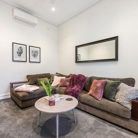 Walk To The Mcg & Aami Park - Free Late Checkout - Great Location & Backyard Villa Melbourne Exteriör bild