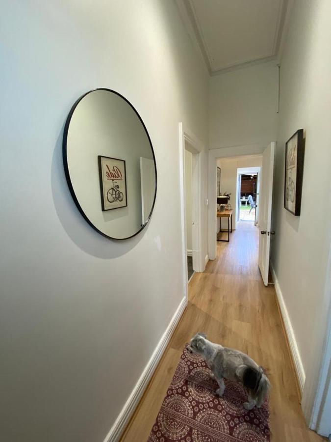 Walk To The Mcg & Aami Park - Free Late Checkout - Great Location & Backyard Villa Melbourne Exteriör bild