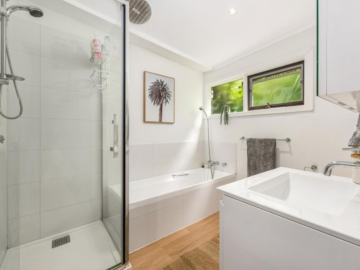 Walk To The Mcg & Aami Park - Free Late Checkout - Great Location & Backyard Villa Melbourne Exteriör bild