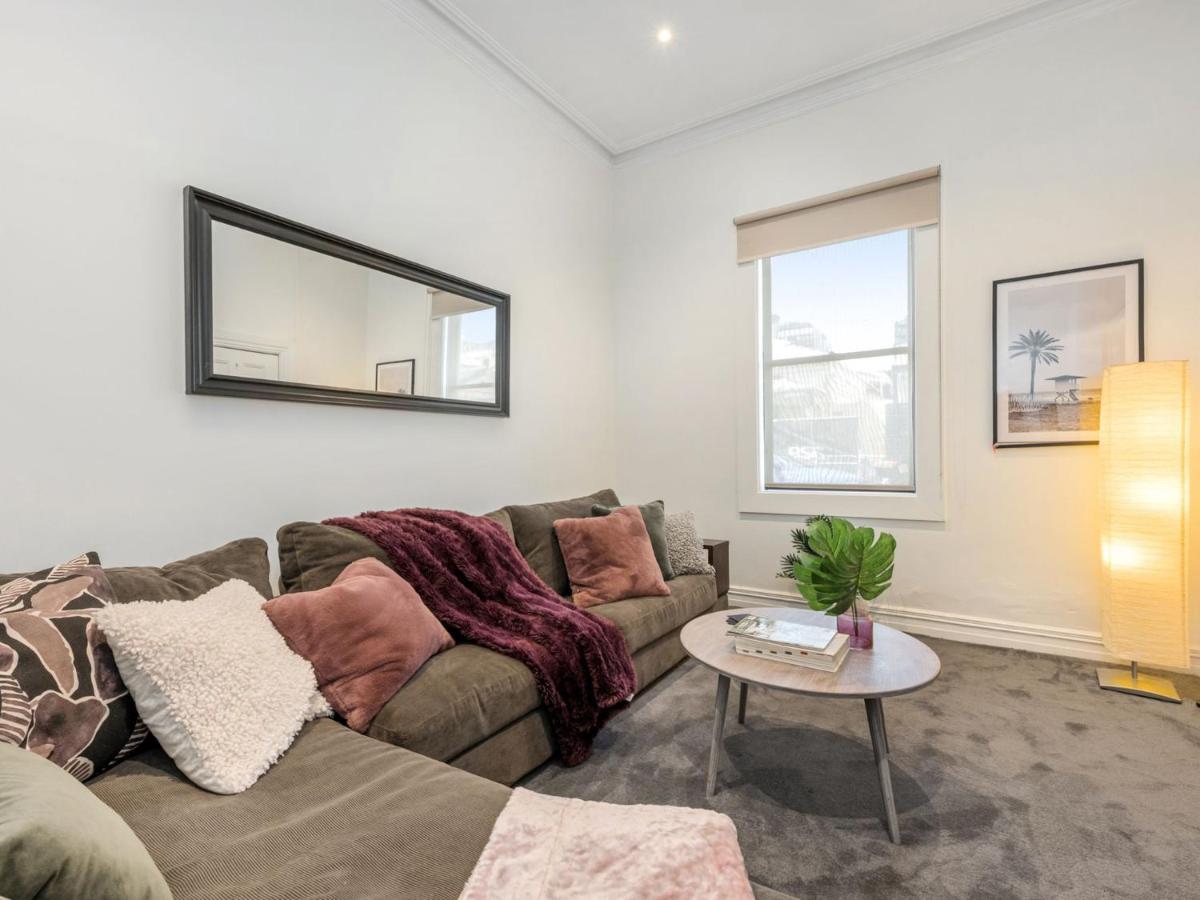 Walk To The Mcg & Aami Park - Free Late Checkout - Great Location & Backyard Villa Melbourne Exteriör bild